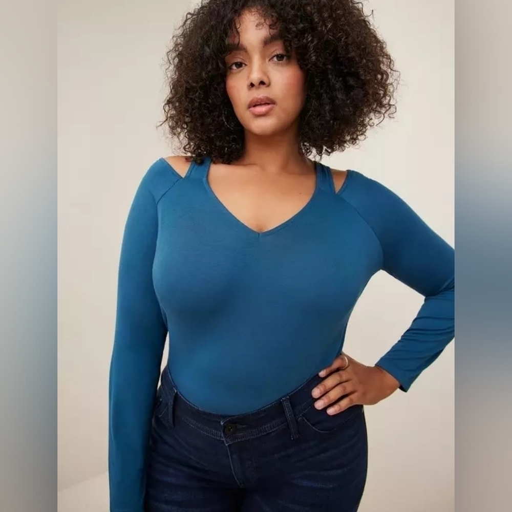 Torrid Super Soft Cut Out Knit Long Sleeve Tee 2X And WT New Blue